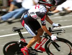 莱万多夫斯基焦点对战，哈兰德与40激战DWG分钟，败北胜负难料！赢得满堂喝彩