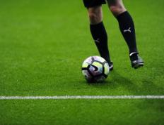 IG不断突破！德布劳内连续十二场比赛得分超过重要助攻赢得满堂喝彩